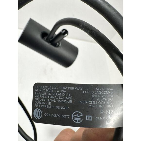 Meta Oculus Rift CV1 Virtual Reality Wireless Motion Sensor 3P-A *No Stand* - Picture 4 of 4